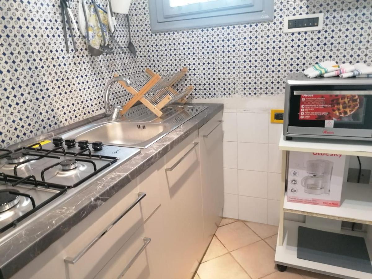 La Casina Giramondo Di Ele Viareggio Exterior foto