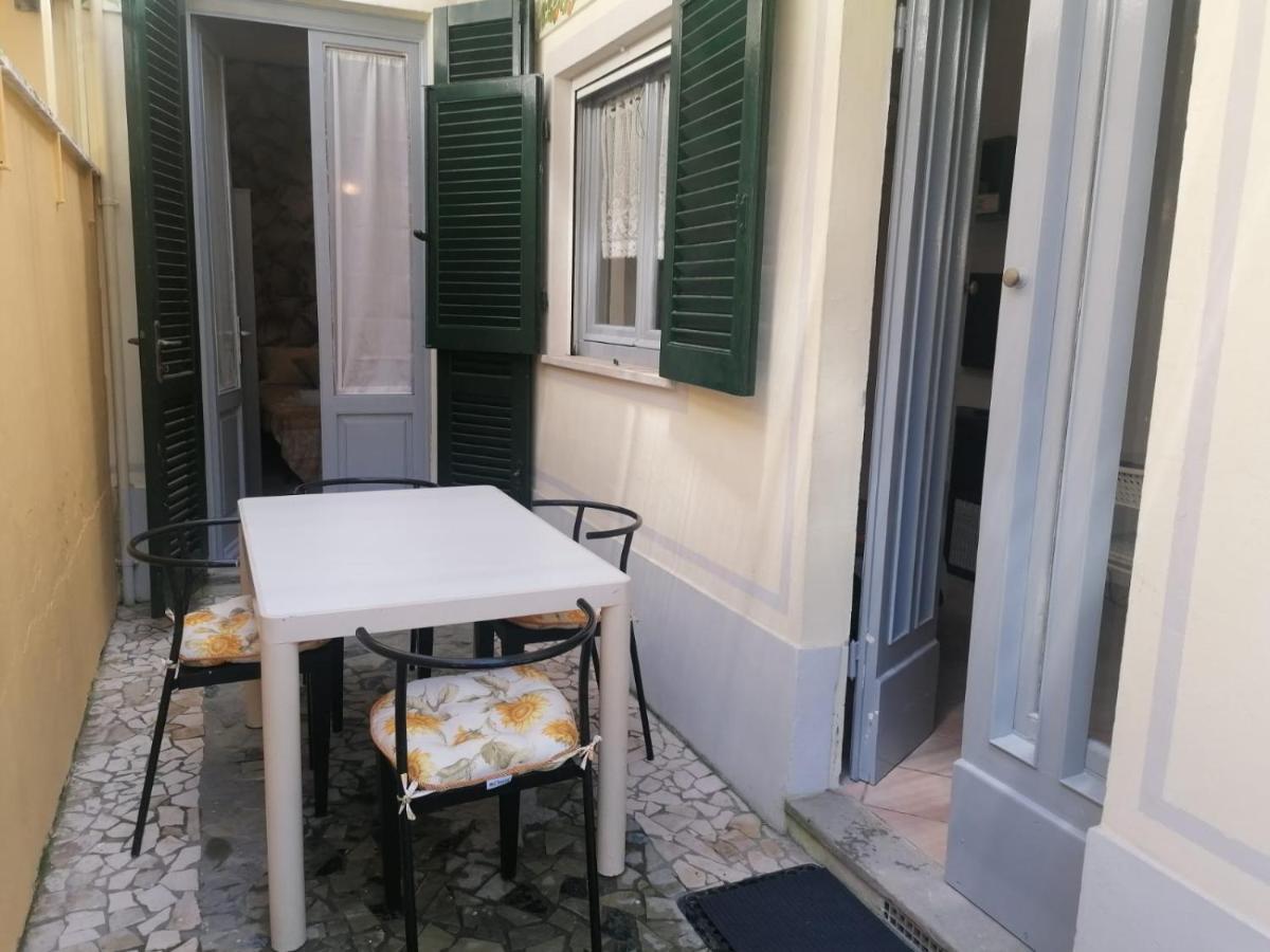 La Casina Giramondo Di Ele Viareggio Exterior foto